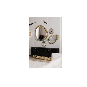 Ensemble de miroirs muraux suspendus décoratifs de luxe de 4 tailles différentes en laiton pur poli or fabriqué à la main fournitures de miroirs muraux uniques - Product Image 1