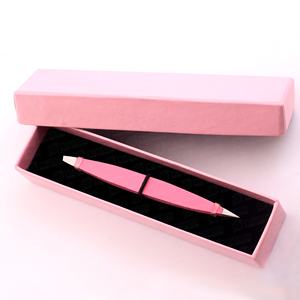Pinzas para Cejas de Color Rosa con Punta Inclinada y Alineación Profesional, Tamaño Personalizado, con Estuche de Transporte con Cierre Magnético - Product Image 6