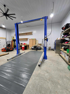 Elevador automotriz Legacy Automotive Lifts LL11KCF-BX de dos postes con simetría dual, el mejor elevador de dos postes para camiones y automóviles. - Product Image 2