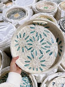 Plateau en bois incrusté de nacre florale de qualité supérieure, décoration artisanale écologique pour la maison, best-seller - Tailles sur mesure de 15 cm à 100 cm - Product Image 6