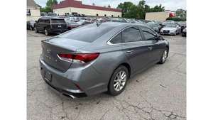 Véhicules d'occasion haut de gamme en promotion saisonnière : Hyundai Sonata SE 2.4L 2020, un best-seller - Product Image 3