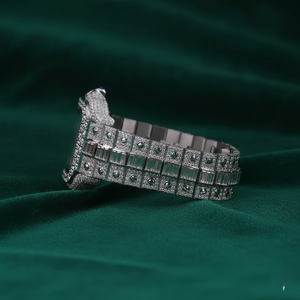 นาฬิกาหรูหราทรงสี่เหลี่ยมประดับเพชรโมอิสซาไนต์ ตัวเรือนสแตนเลส หน้าปัดโรมัน สายแบบบาแก็ตต์ กระจกแซฟไฟร์ กันน้ำ เหมาะสำหรับใส่เป็นนาฬิกาเดรส - Product Image 2