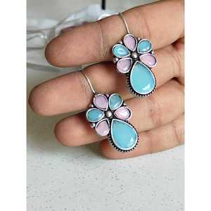 Boucles d'oreilles pendantes tendance bleu ciel et rose - Product Image 1