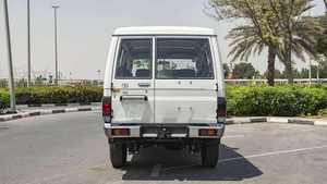 LIMPIA 2022 T o y o t a L a n d - C r u i s e r 78 4.5D - Product Image 6