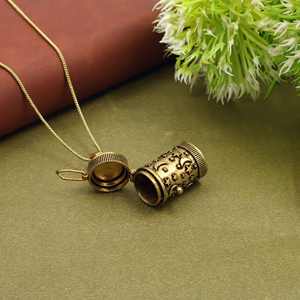 สร้อยคอจี้ทรงกระบอกลายพระจันทร์และดวงดาวสไตล์วินเทจ, จี้กล่องอธิษฐานสีทองโบราณ, เครื่องประดับช่องลับสไตล์เรโทร - Product Image 2