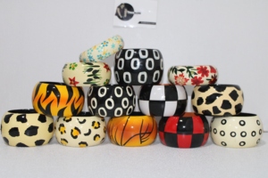 Elegante brazalete de madera color crema para mujer Diseño de patrón de pantera para ocasiones de aniversario Nueva moda-Inspirado tradicional - Product Image 3