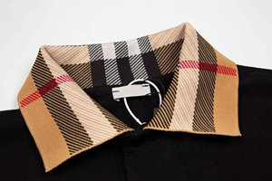 Camisas Casuales de Negocios para Hombre con Logotipo Bordado - Patrón Sólido de Punto 100% Algodón Color Berry - Product Image 3