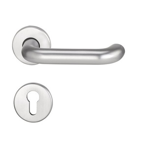 ชุดอุปกรณ์ป้องกันไฟไหม้สแตนเลส Riva FS 103/103 สำหรับประตูหนา 40-65 มม. PZ DIN ซ้าย/ขวา สำหรับตู้เก็บของ รุ่น EDI - Product Image 1