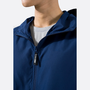 Chaqueta cortavientos informal al por mayor para hombre con diseño de capucha - Product Image 4