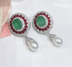 Pendientes de Moda de Alta Calidad con Baño de Plata, Diseño Moderno con Piedras de Circonita Cúbica, Estilo Fusion, Colección para Bodas y Fiestas, para Mujeres y Niñas - Product Image 1