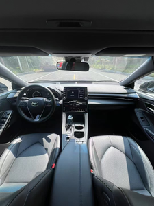 รถยนต์โตโยต้าโคโรลล่า 1.8 ลิตร E-CVT ไฮบริดแบบสองเครื่องยนต์ ปี 2019 ขายรถมือสอง - Product Image 3