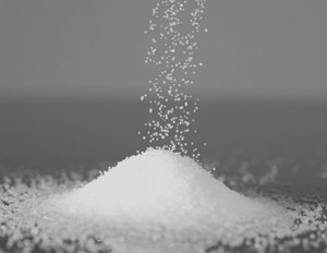 Chlorure de sodium (NaCl) Usine pakistanaise Vente en gros de sel de mer de qualité cuisine Meilleur exportateur non comestible sous forme de poudre en vrac - Product Image 1