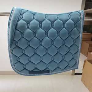 Almohadilla de sillín occidental de polialgodón con diseño y logotipo personalizados al por mayor, protección para caballos, ajuste contorneado duradero a granel - Product Image 1