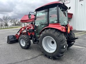 รถแทรกเตอร์ Case IH FARMALL 55C มือสอง พร้อมที่ตักด้านหน้า สำหรับใช้งานในฟาร์ม - Product Image 4