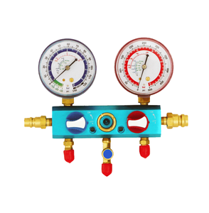 Juego de manómetros profesionales para aire acondicionado con protección de goma para resistencia a impactos en condiciones de servicio en campo. - Product Image 1