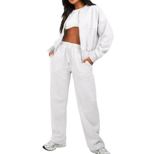 ชุดเซ็ตเสื้อฮู้ดดี้และกางเกงวอร์มผู้หญิง พิมพ์โลโก้ได้ ผ้าฟลีซคอตตอน 100% สไตล์สตรีทแวร์ ชุดลำลองฤดูหนาว - Product Image 1