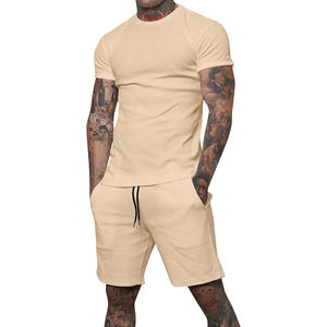 Ensemble t-shirt et short de survêtement à manches courtes pour hommes de haute qualité 2 poches respirant et confortable - Product Image 1