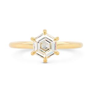 Anillo Solitario de Diamante Cultivado en Laboratorio con Forma Hexagonal de 1.35 Ct, Diamante HPHT, Oro Amarillo, Anillo de Compromiso, Forma Hexagonal Única, Propuesta de Matrimonio - Product Image 4