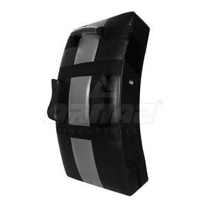 Bouclier de coup de pied avec poignées solides pour une prise en main confortable et un contrôle facile - Product Image 4