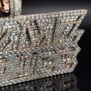 สร้อยคอจี้ทรงบาแก็ตต์ประดับมรกตเต็มตัว สไตล์ฮิปฮอปสุดเทรนดี้ พร้อมสายเชือก ทำจากทองเหลือง ได้รับการรับรองจาก GIA - Product Image 5