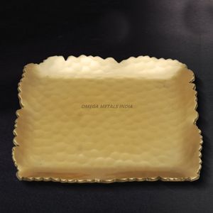 Plateaux de service ronds en bambou naturel avec design floral élégant et poignées découpées parfaits pour servir des collations et des boissons avec style - Product Image 1