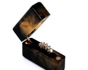 Boîte à bagues faite à la main en gros proposition de fiançailles mariage Unique Double fente en bois et résine boîte à bagues à bijoux - Product Image 6