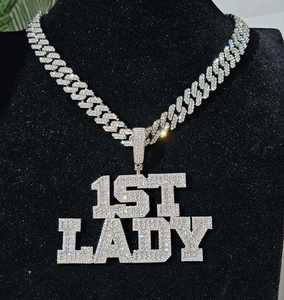 Colgante de Lujo Personalizado con Nombre y Cadena Cubana, Joyería Hip Hop de Moissanita - Product Image 4