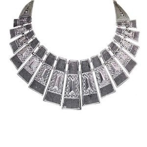 Collier Patti personnalisé, ethnique, religieux, plaqué or rose, pour les occasions d'anniversaire - Product Image 2
