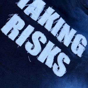 ชุดวอร์มผ้าฝ้ายแบบมีฮู้ดและกางเกงขาบานสำหรับผู้ชายชุดวอร์มปักโลโก้แบบกำหนดเอง - Product Image 5