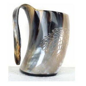 Auténtica Jarra Vikinga Medieval para Beber Cerveza, Estilo Animal Realista, Base de Madera Natural Pulida, el Mejor Regalo para Padrinos de Boda - Product Image 5