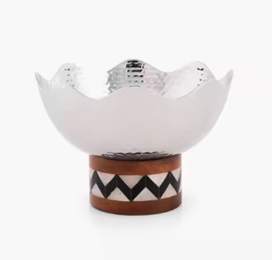 Bol de service en métal de style moderne avec finition argentée antique, design et finition uniques, qualité supérieure pour servir ou mélanger - Product Image 2