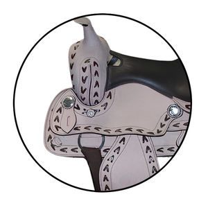 Ensemble de selle occidentale faite à la main en cuir véritable usiné comprenant une bride synthétique pour les courses de barils d'équitation - Product Image 3