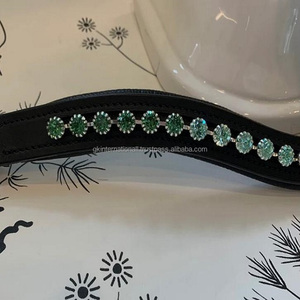 Correa de cuero suave acolchada con forma de onda duradera, banda para cejas de caballo en todos los tamaños y diseños personalizados con cristales redondos verdes - Product Image 6