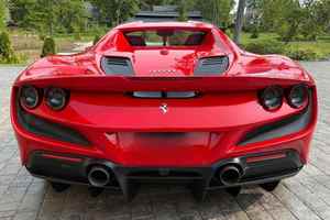 LIMPIA Lujo 2022 F e r a r i F8 Spider - Product Image 2