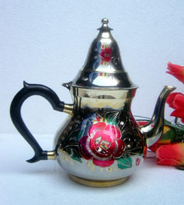 Tetera Decorativa de Diseño Moderno para Servir Café y Té en la Cocina, Utensilios con Acabado Plateado - Product Image 3