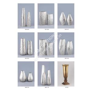 Petits vases à fleurs en métal de style côtier faits à la main à prix abordable centre de table antirouille plaqué nickel pour décoration de mariage - Product Image 6