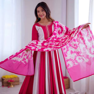 Traje de Estilo Dulce Otoñal con Falda Larga, Dupatta y Bordado de Seda Romana, Cintura Natural - Product Image 1