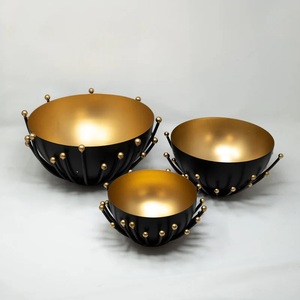 Bol en métal fantaisie de créateur fait à la main de haute qualité, brillant et poli, bol à fruits décoratif de table de style moderne à bas prix - Product Image 1