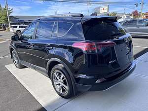 Toyota RAV4 XLE AWD 2017, transmission intégrale, moteur 2,5 L I-4 DOHC, automatique, SUV/crossover - Product Image 4