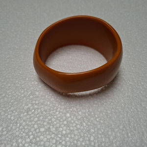 Pulseras de Resina Modernas y Elegantes, Fabricante de Joyería de Resina Acrílica con Acabado Liso y Duradero, Accesorios de Moda para Damas - Product Image 1