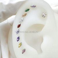 Vente en gros de bijoux de piercing corporel en titane ASTM F136, avec partie supérieure à poussoir en zircone cubique, labrets sans filetage et clous d'oreille en diamant