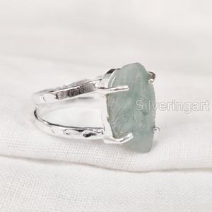 Joyería de piedra en bruto, anillo de mujer, aguamarina Natural, piedra preciosa cruda, piedra natal de marzo, joyería martillada, anillo de Plata de Ley 925 - Product Image 3