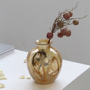 Jarrón de Vidrio Soplado a Mano Bixuan, Color Ámbar Marmoleado, Tonos Cálidos y Terrosos, Remolinos Ahumados, Silueta Redondeada Contemporánea, Jarrón Floral - Product Image 1