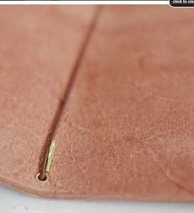 Couverture de menu A4 en cuir de vache véritable avec gaufrage de logo personnalisable, design en cuir de selle, brun clair, épaisseur de 3 mm pour hôtel, restaurant - Product Image 5