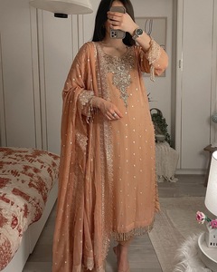 Conjunto de ropa de fiesta de diseñador Heavy Faux Georgette Kurta Bottom & Dupatta - Product Image 1