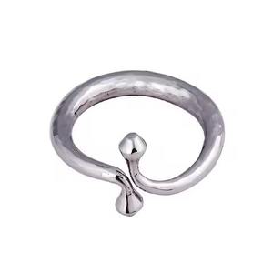 Anneau de serviette en aluminium de qualité supérieure, fait à la main, porte-mouchoirs design, finition argentée, anneau de serviette très vendu - Product Image 1