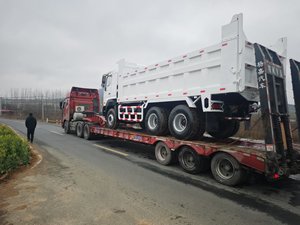 Gran venta usada precio bajo HINO 700 cabeza de camión usado camión volquete bomba camión 6x4 cabeza de coche en Stock precio barato de segunda mano - Product Image 2