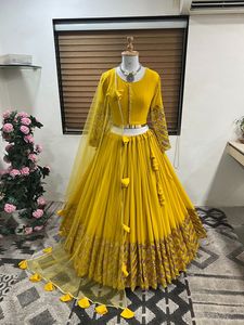 Readymade Indian Designer Lehenga Choli Avec Dupatta, Georgette Avec Broderie Travail De Mariage, Party Wear Bollywood Outfit - Product Image 2