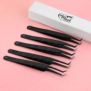 Pince à épiler à volume à pointe fine avec logo personnalisé, pince à épiler à extension de cils avec design en X, pointe en fibre, ensemble de pinces à cils à volume de 45 degrés à 90 degrés - Product Image 5