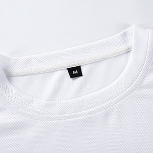 เสื้อผ้าผู้ชายคุณภาพสูงขายส่ง ชุดฤดูร้อนมาใหม่ เสื้อยืดแขนสั้นและกางเกงขาสั้นสีพื้น ชุดผู้ชาย - Product Image 2